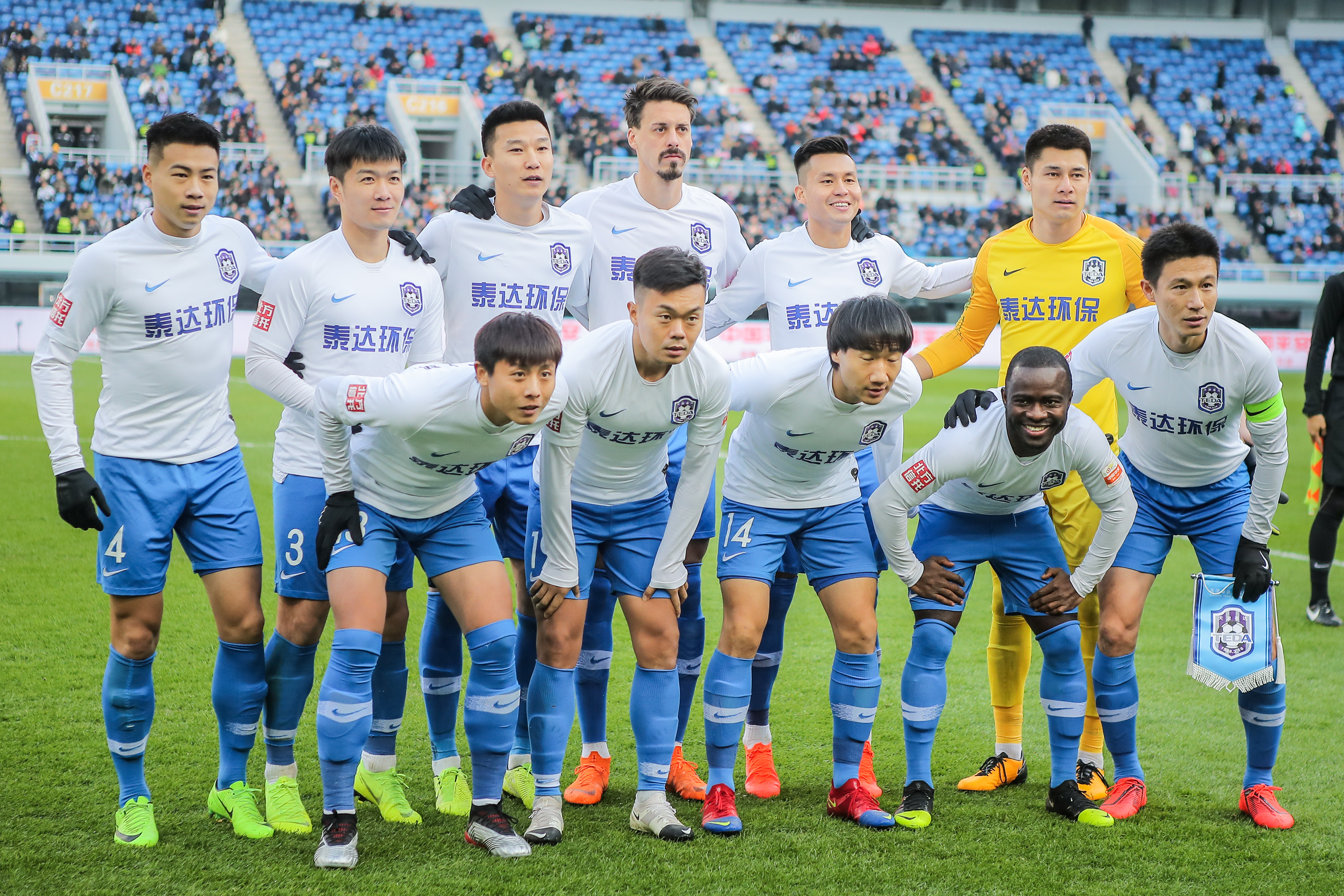 LECW1D2综述：G2 FNC收获两连胜 VIT优势被翻